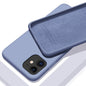 Custodia in silicone morbido a tinta unita per iPhone. Proteggi il tuo iPhone con stile e funzionalità! Questa custodia in silicone morbido