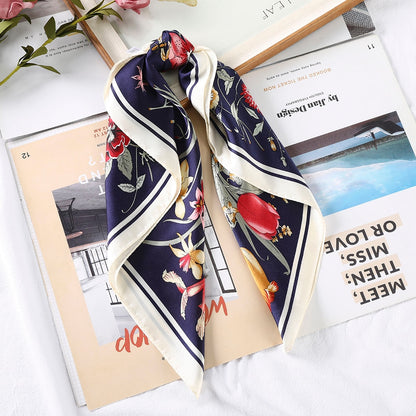 Foulard quadrati da donna. Eleganti e versatili, questi foulard quadrati da donna aggiungono un tocco di classe a qualsiasi outfit.