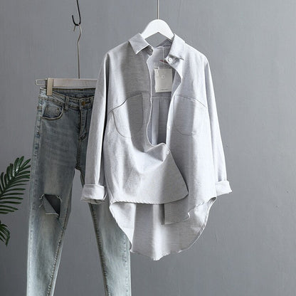 Blusa estiva a maniche lunghe da donna.