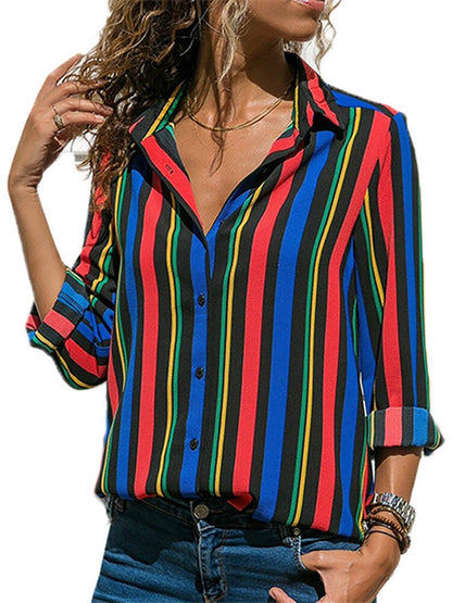 Blusa in chiffon a maniche lunghe da donna. blusa da donna in chiffon è perfetta per un look elegante e leggero.