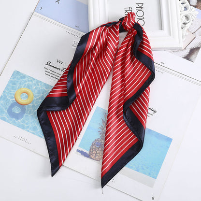 Foulard quadrati da donna. Eleganti e versatili, questi foulard quadrati da donna aggiungono un tocco di classe a qualsiasi outfit.