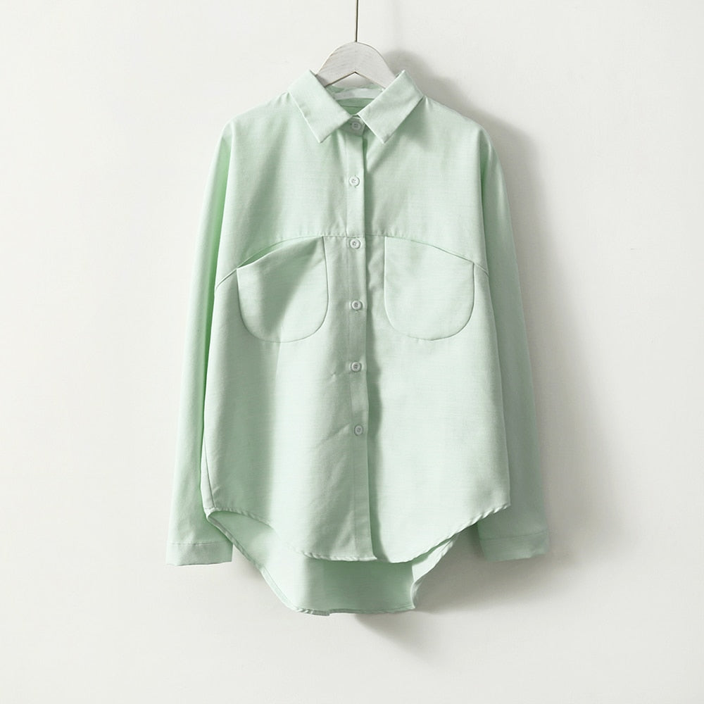 Blusa estiva a maniche lunghe da donna.