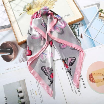 Foulard quadrati da donna. Eleganti e versatili, questi foulard quadrati da donna aggiungono un tocco di classe a qualsiasi outfit.