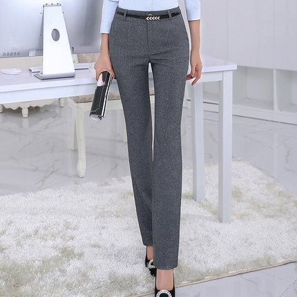 Pantaloni classici da donna. Eleganti e versatili, i pantaloni classici da donna sono un must-have per ogni guardaroba