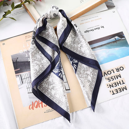 Foulard quadrati da donna. Eleganti e versatili, questi foulard quadrati da donna aggiungono un tocco di classe a qualsiasi outfit.