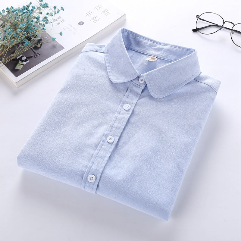 Camicia casual da donna a maniche lunghe. Questa camicia unisce comfort e stile, offrendo una vestibilità versatile adatta a diverse situazioni, dal lavoro al tempo libero.