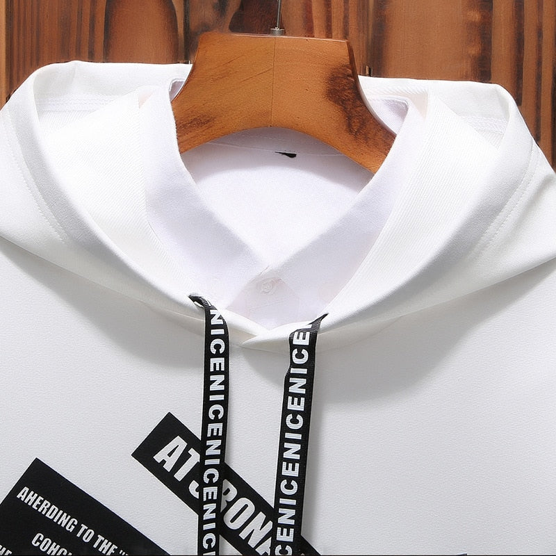 Felpa da uomo con stile grafico. Perfetta per chi vuole distinguersi con un look originale