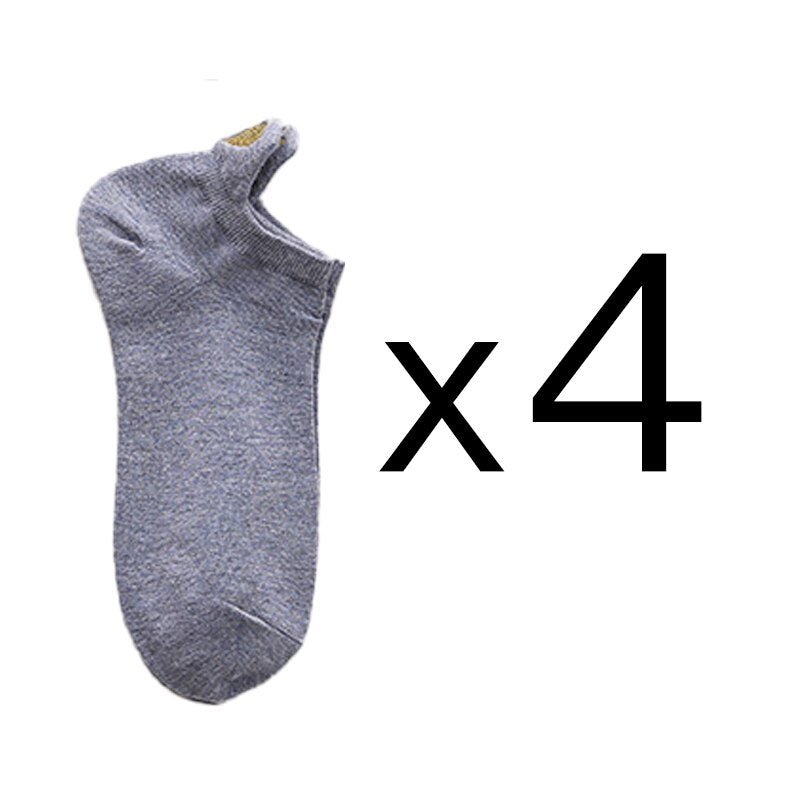 Set da 4 paia di calzini corti da donna. Comfort e stile per la stagione primaverile! Questi calzini in cotone morbido offrono una vestibilità leggera e traspirante, perfetta per il clima più mite.