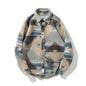 Camicia da uomo a maniche lunghe in stile streetwear. Esprimi il tuo stile urbano con questa camicia dalla forte personalità.