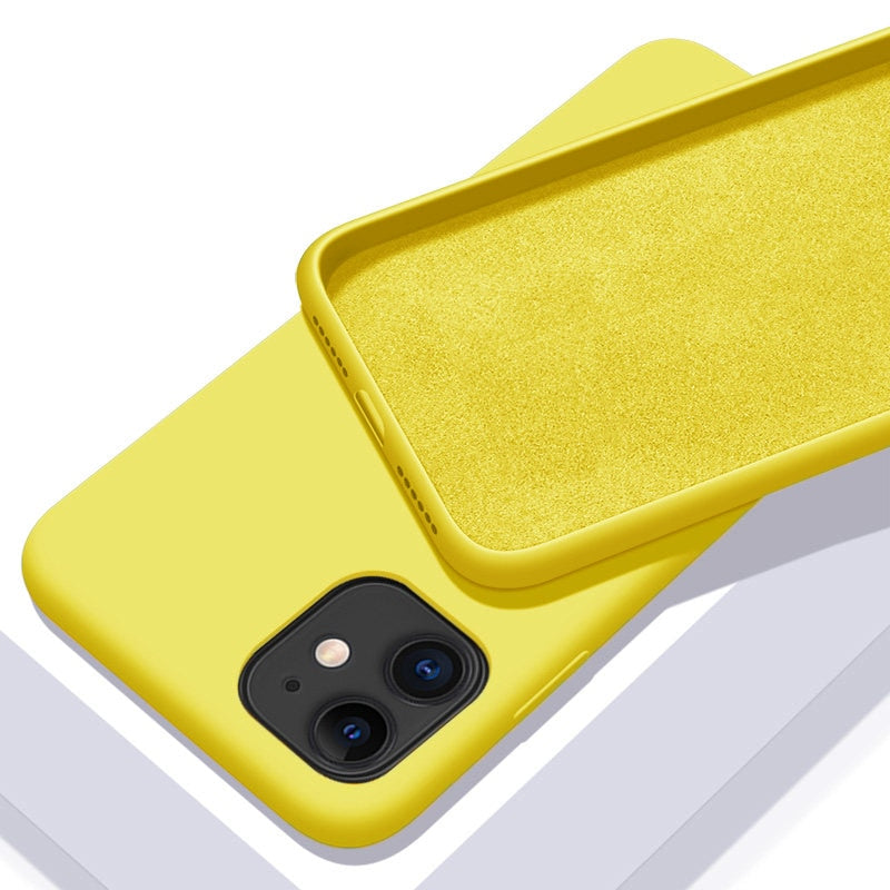 Custodia in silicone morbido a tinta unita per iPhone. Proteggi il tuo iPhone con stile e funzionalità! Questa custodia in silicone morbido