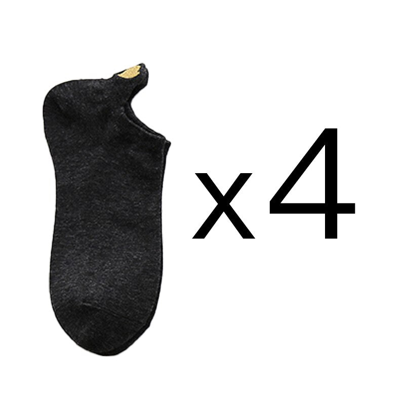 Set da 4 paia di calzini corti da donna. Comfort e stile per la stagione primaverile! Questi calzini in cotone morbido offrono una vestibilità leggera e traspirante, perfetta per il clima più mite.